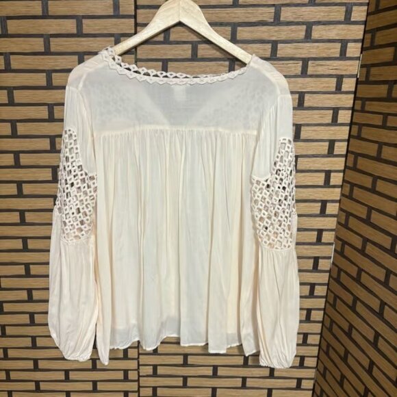Sundance Cream Crochet Blouse Size Large Petite - Picture 2 of 6